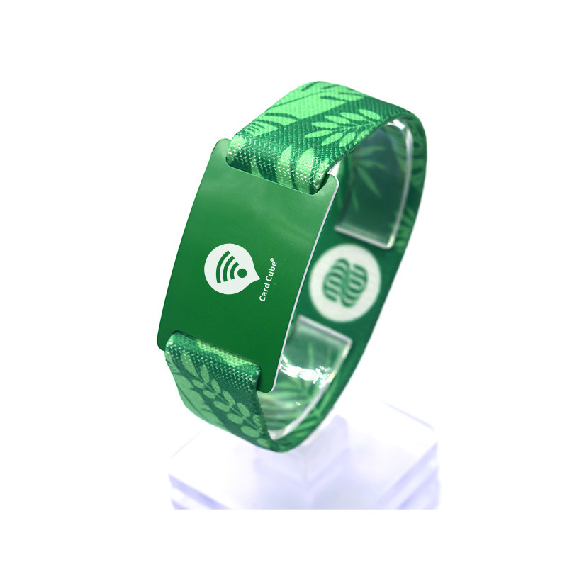 RFID硅膠腕帶NFC國產(chǎn)IC腕帶硅膠手環(huán)廠家2